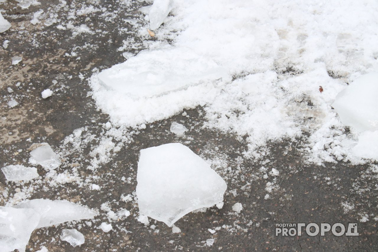 Женщина, на которую упала глыба льда в Александрове, возмущена поведением властей
