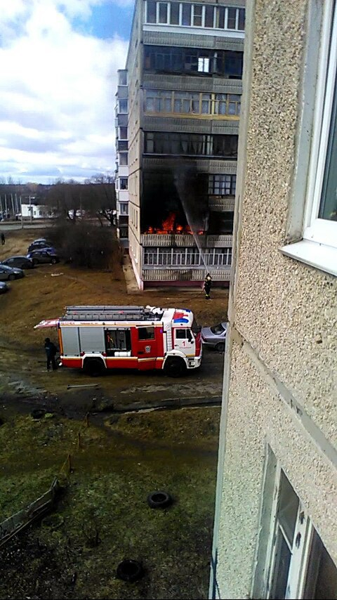 На Фатьянова произошел крупный пожар в многоэтажке (фото)
