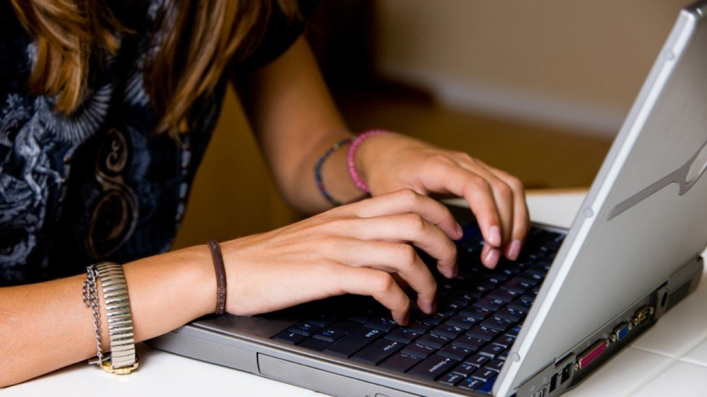 Житель крайнего Севера заставлял юных муромлянок присылать ему "обнаженку"