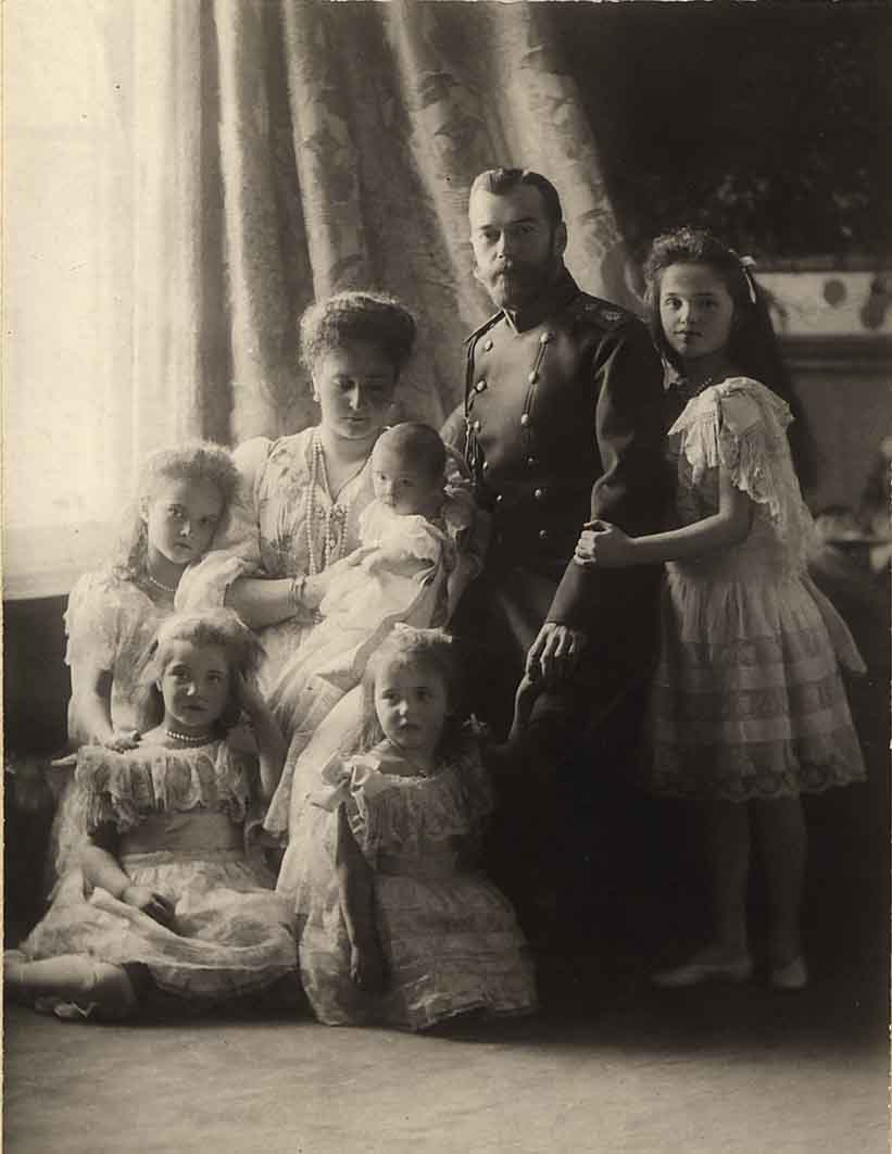 В соцсети "ВКонтакте" появилась страничка царской семьи