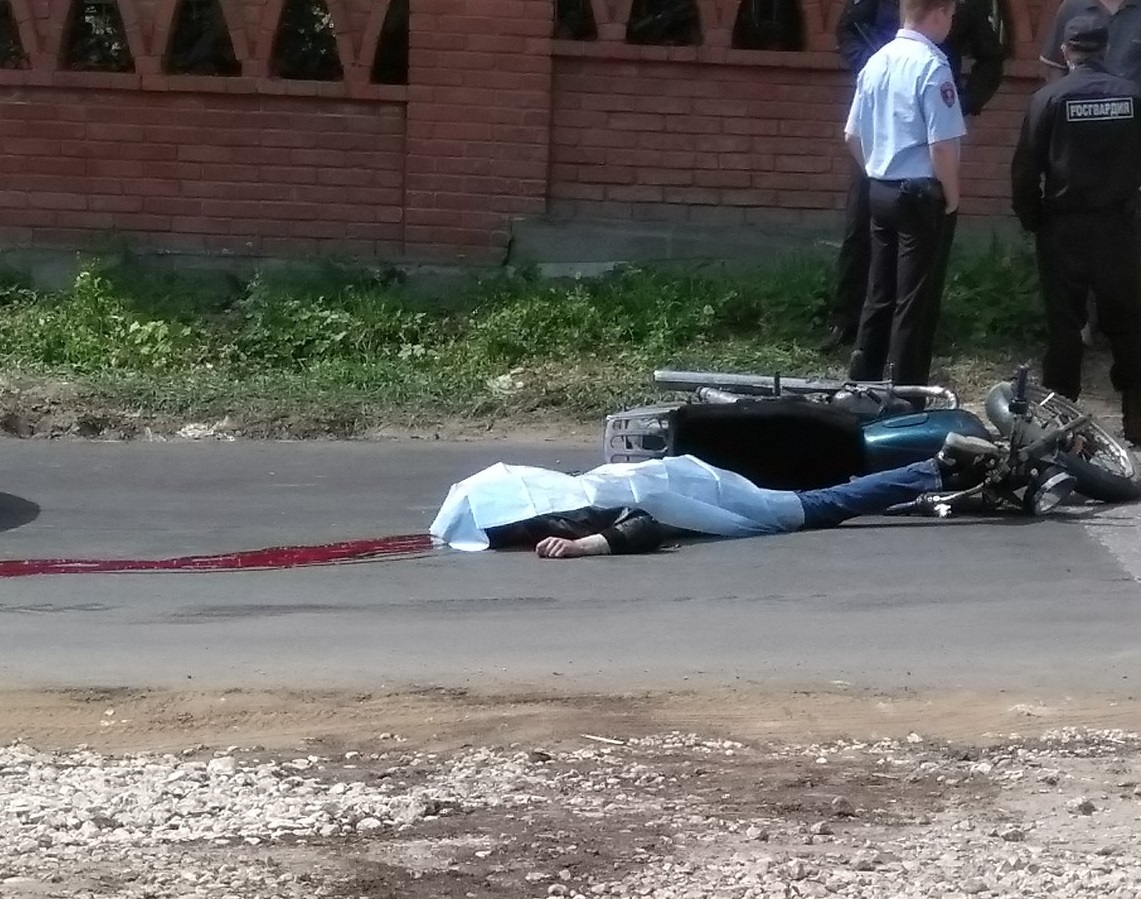 22-летний мотоциклист насмерть разбился на улице Красносельскй