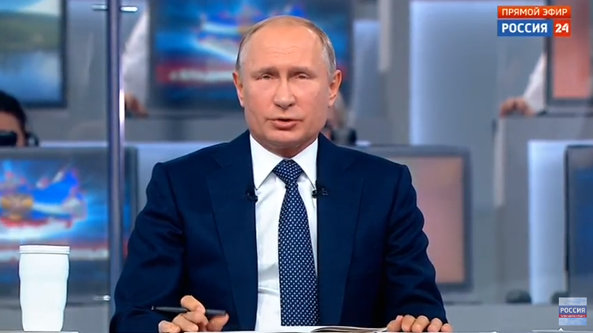 5 странных сообщений, которые "просочились" на прямую линию с Путиным