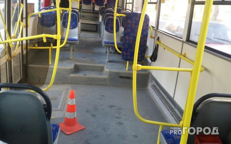 Ковровской пенсионерке в троллейбусе порвали предплечье
