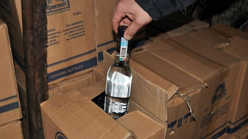 Владимирец пытался продать 6 тысяч бутылок "паленой" водки