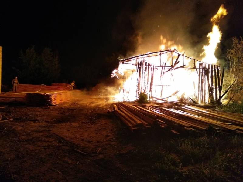 Ночью в Муроме произошел серьезный пожар на пилораме