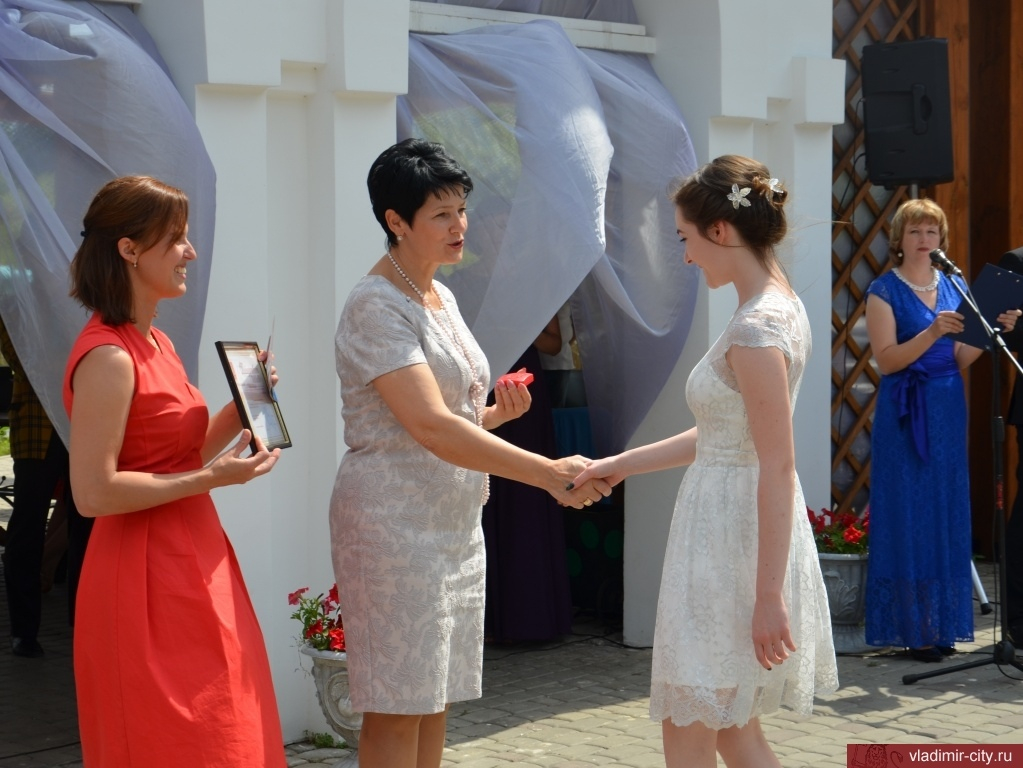 Владимирских выпускников наградили «За особые успехи в учении» (фото)