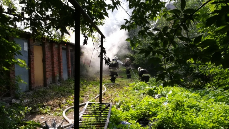 Утром на улице Полины Осипенко случился пожар