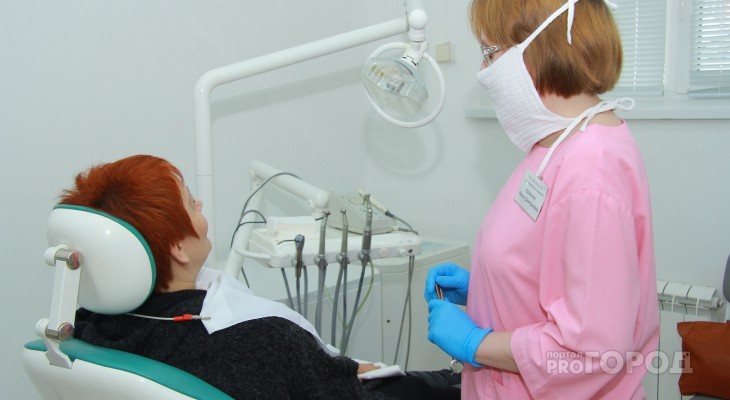 Жительница Владимира получит крупную сумму за неудачное протезирование зуба