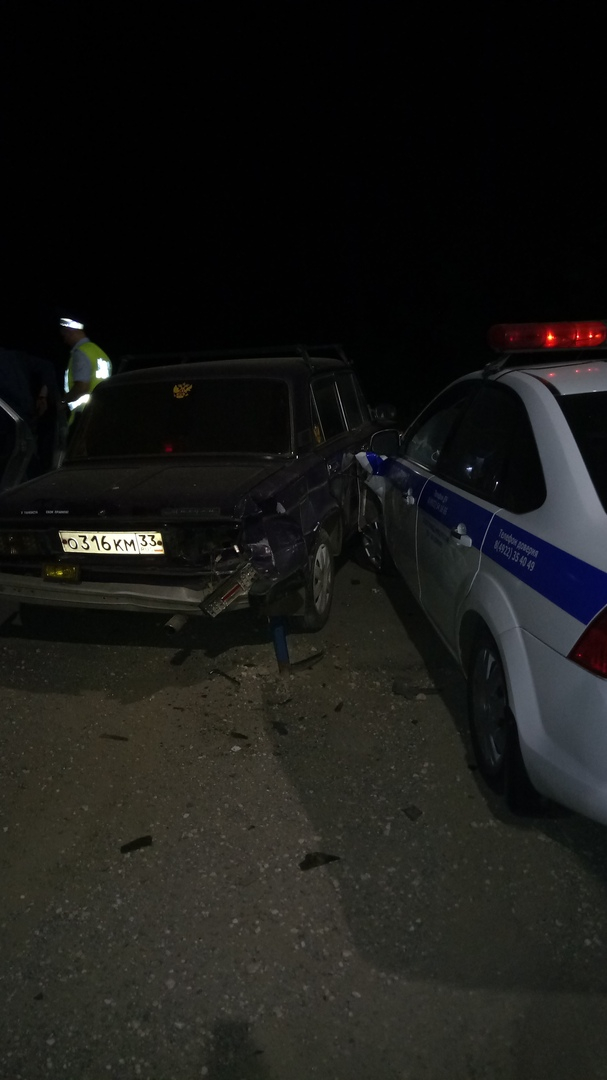 Во Владимире полицейские остановили автохама ценой собственной машины