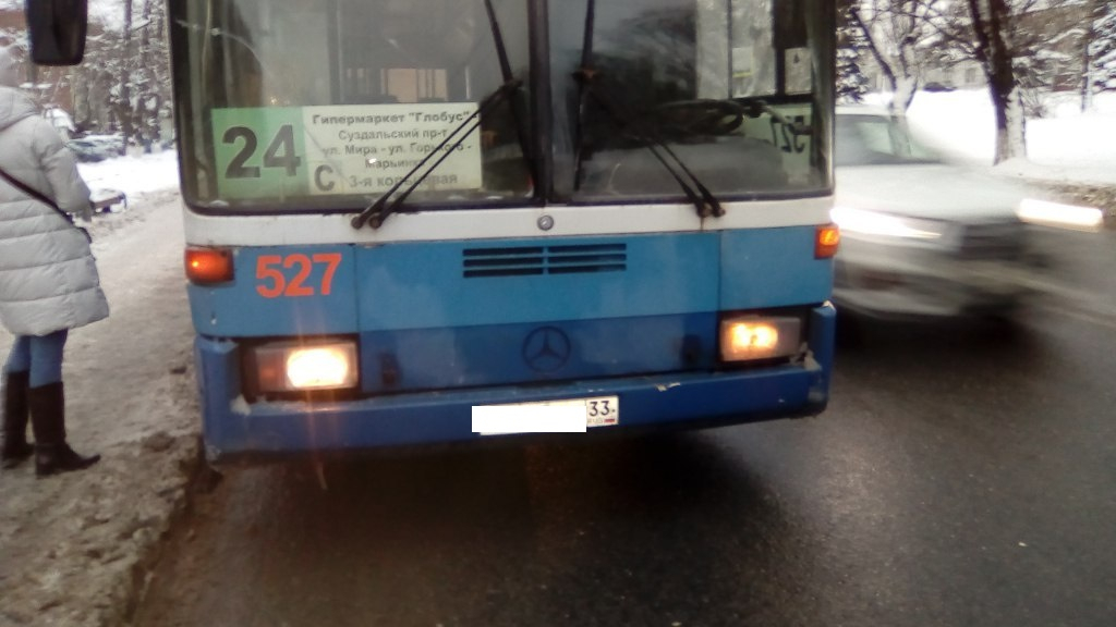 Мужчина, который плохо почувствовал себя в автобусе, остался без помощи