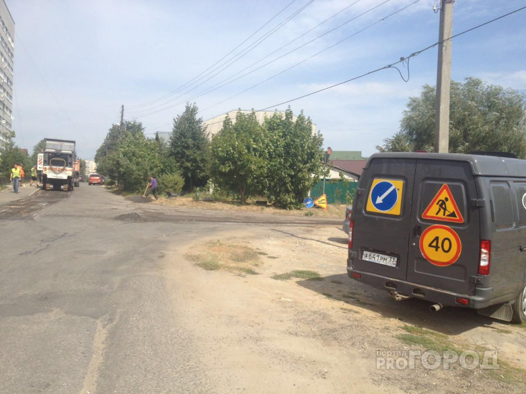 Дорожники отказываются чинить дорогу на Пугачева