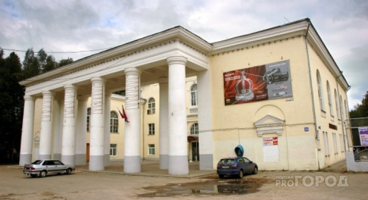 Стало известно, когда отремонтируют тротуар от ДКМ до Почаевской