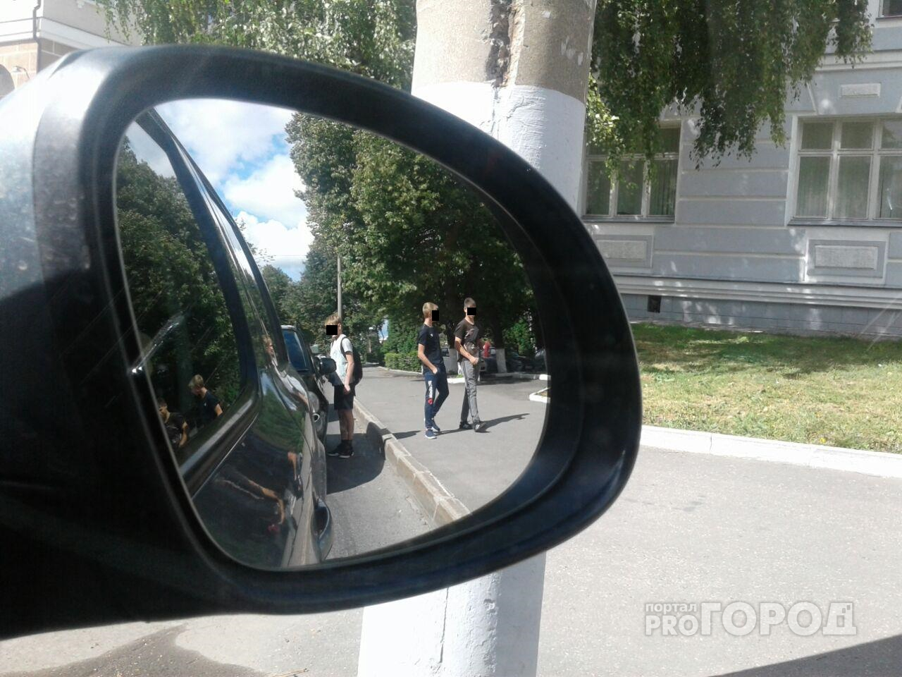 Во Владимире несовершеннолетние подростки зарабатывают на дороге