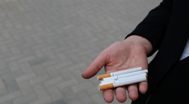 В Кольчугинских магазинах торговали сигаретами под носом у детей
