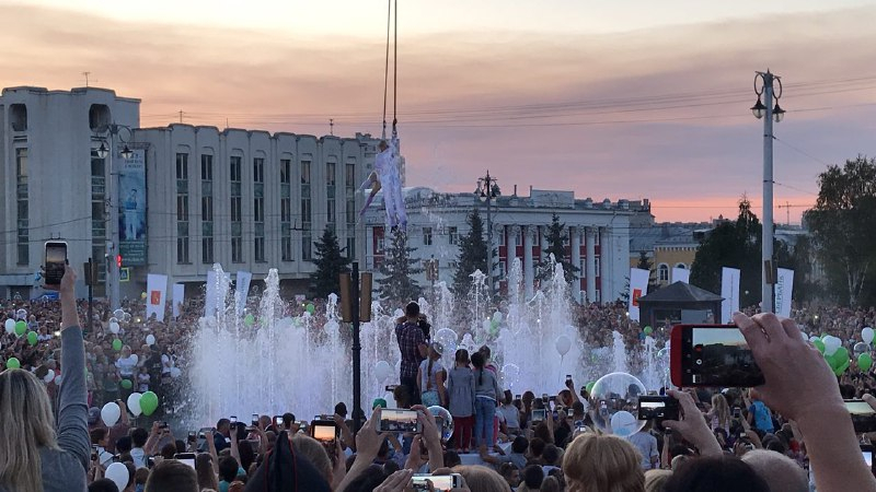 Во Владимире открыли светомузыкальный фонтан (фото, видео)