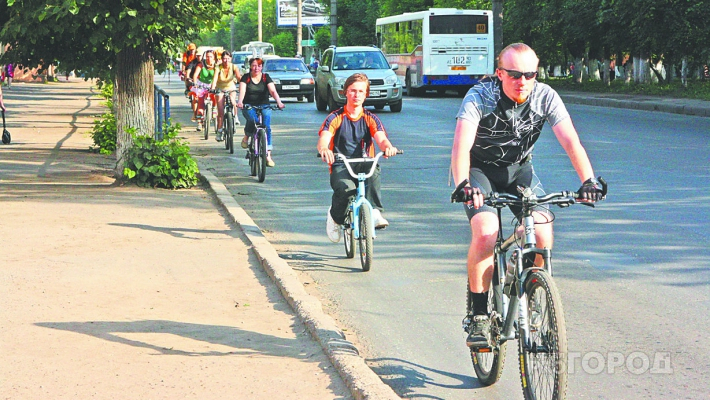 Владимирцев просят пересесть из авто на велосипеды