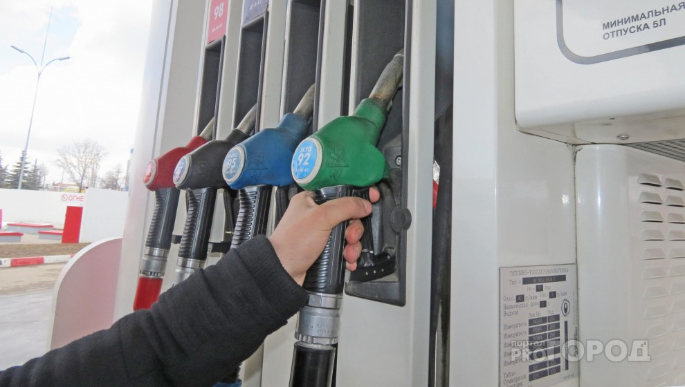 В России могут ввести оборотные штрафы за недолив топлива‍