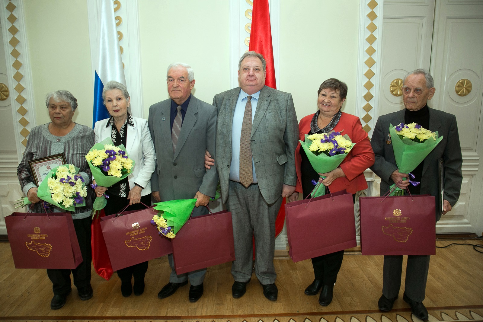 Во Владимире поздравили пожилых горожан