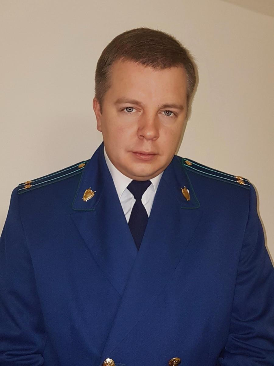 Подозреваемый во взятке прокурор не явился в суд во Владимире