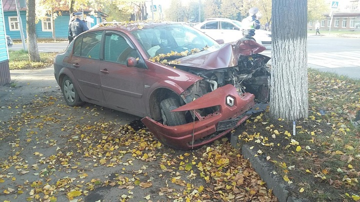 В Коврове на перекрёстке столкнулись две машины: четверо пострадавших