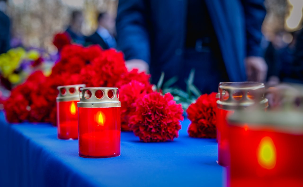 Владимир почтил память жертв трагедии в Керчи