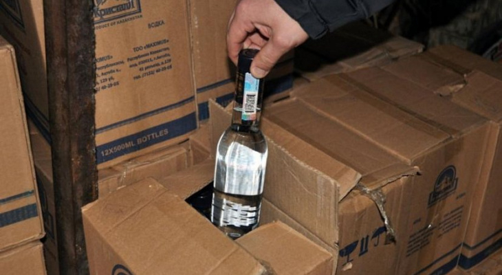 Во Владимире у мужчины в гараже нашли 1200 бутылок контрафактного алкоголя