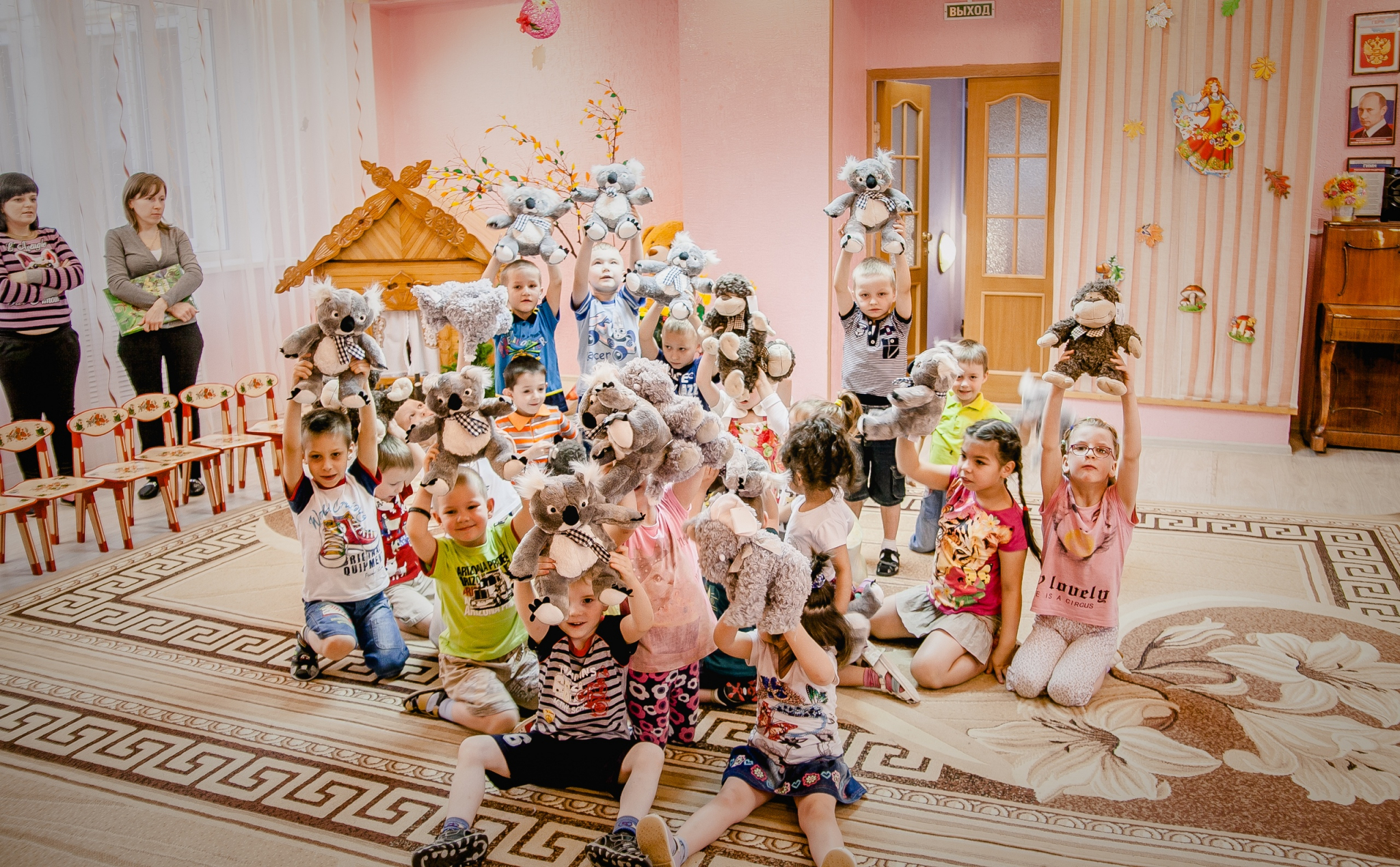 Читатели "Pro Город" собрали для малышей из детского дома множество подарков