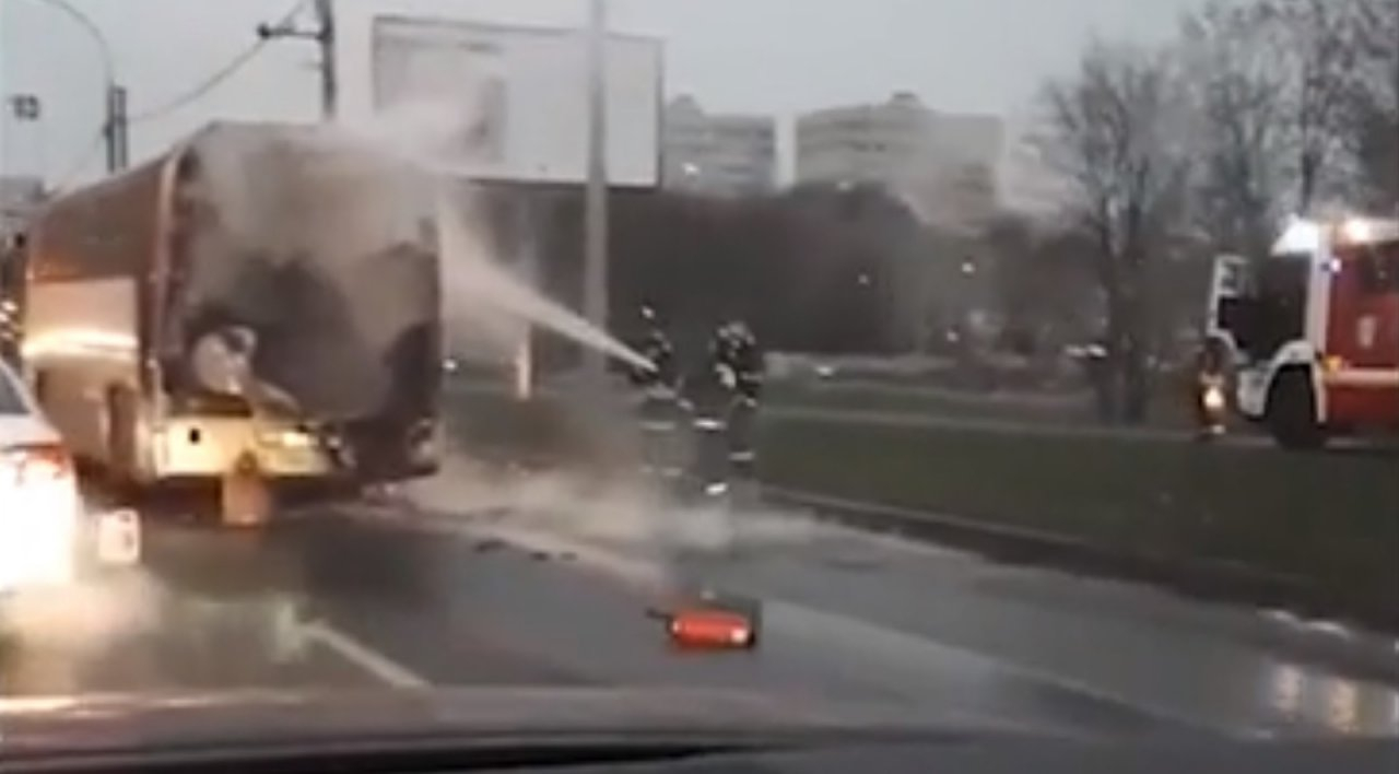 Пассажирский автобус из Владимирской области сгорел в Москве