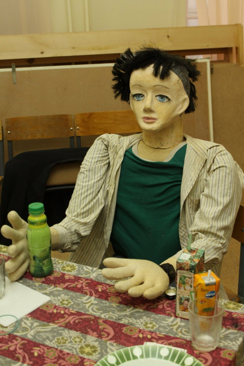 В Муроме безработный оголил манекен в магазине