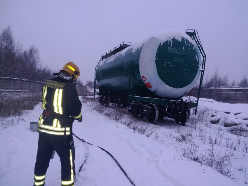 В Александрове спасатели ликвидировали утечку нефтепродуктов