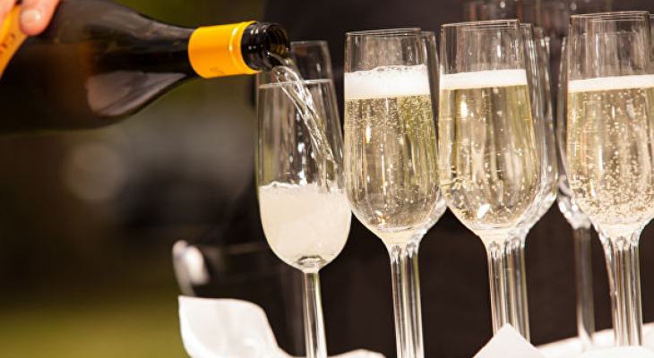 В Роскачестве назвали лучшее шампанское в преддверии Нового года