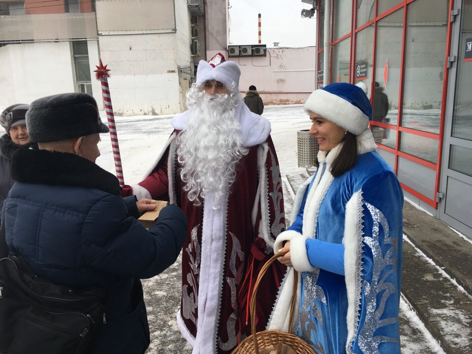 Сладкие подарки ждут всех: Дед Мороз со Снегурочкой заедут во Владимир
