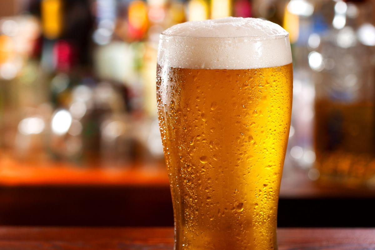 Никаких "полторашек": владимирцы в шоке от новых правил продажи пива