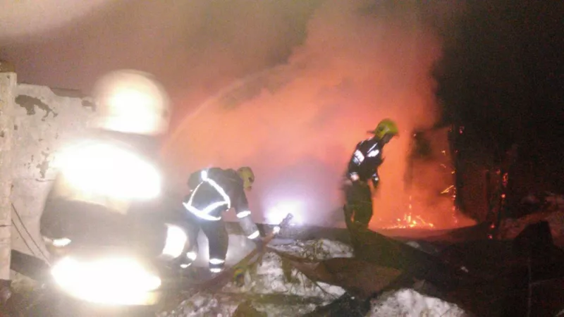 Фото к статье: Во Владимирской области на пожаре в нежилом здании погибла бабушка