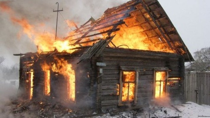 Владимирец случайно спалил дачу под Собинкой, пока грабил её