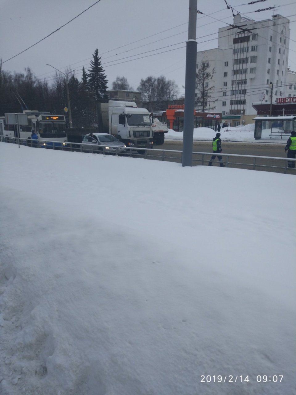 Небольшая авария парализовала проспект Строителей во Владимире