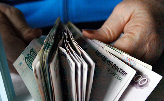 Жители Владимирской области легко дают другу деньги в долг до зарплаты