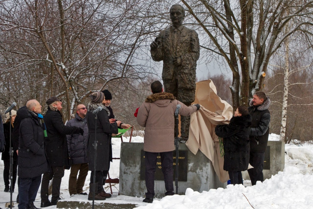 Во Владимирской области появился памятник российскому дипломату Виталию Чуркину
