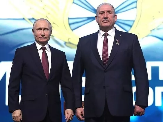 Фото к статье: Путин вручил "Золотую звезду" Герою из Владимирской области