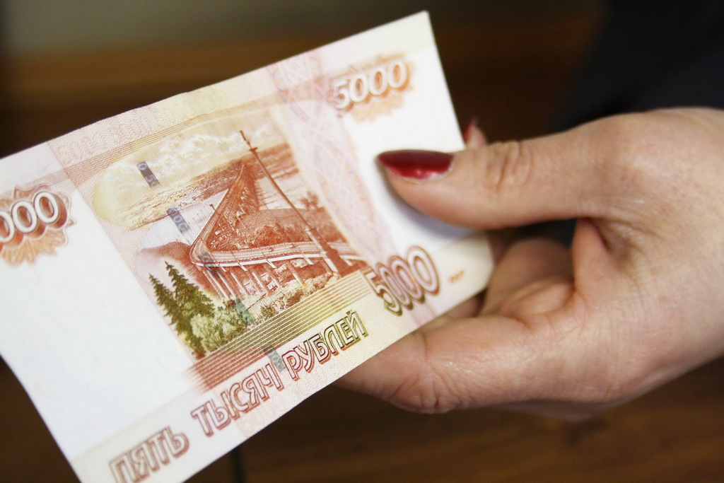 Ивановец и ярославна развозили фальшивые деньги по Владимирской области
