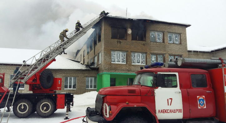 Стали известны причины пожара в школе в Александровском районе