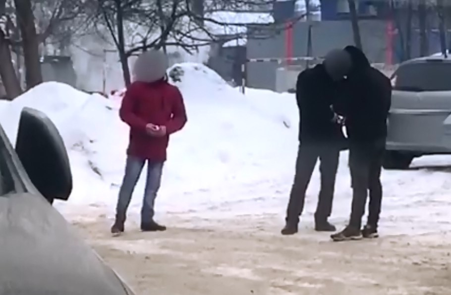 Во Владимире задержали нелегальных торговцев сим-картами (видео)