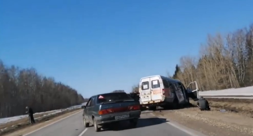 Лобовое столкновение в Юрьев-Польском районе обернулось смертью 2 человек (видео)