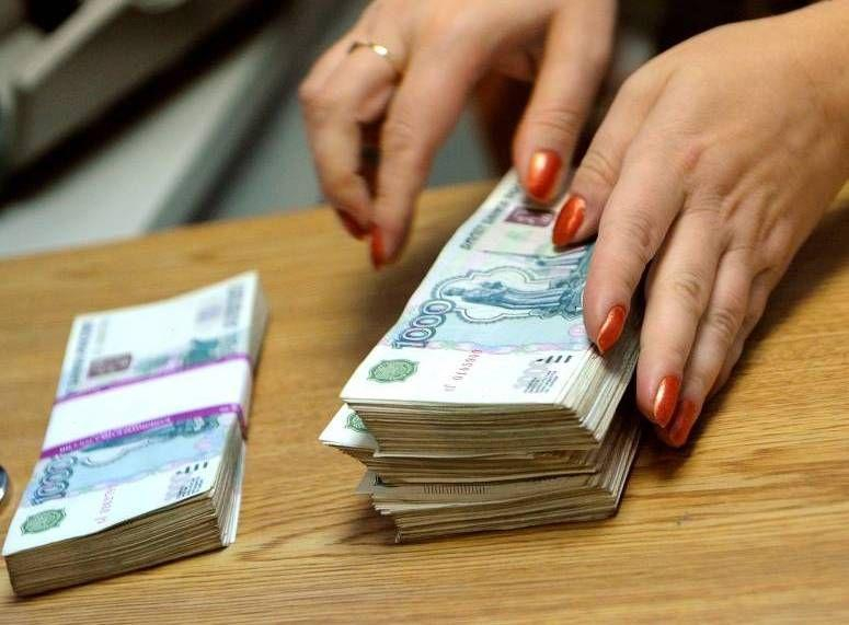 24-летняя начальница "Почты России" наворовала пенсий на 142 тысячи рублей