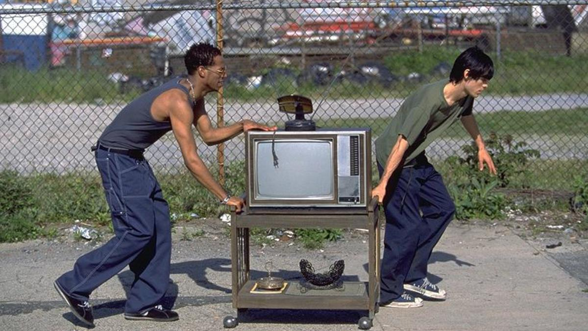 Петушинец украл телевизор у собственной матери