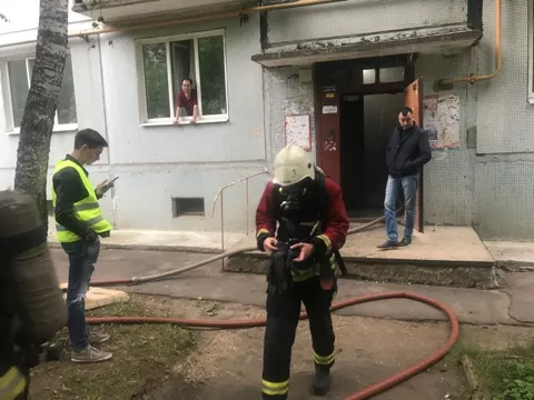 Фото к статье: Пожарные в Перекопском городке спасли жизни двоих человек