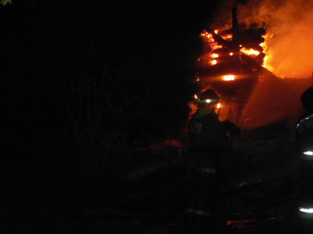 Ночью в Гусь-Хрустальном районе сгорели два жилых дома