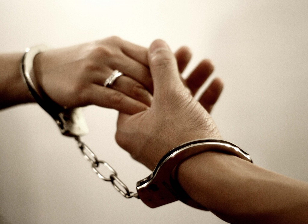 Опасная романтика: влюбленных из Покрова задержали за хранение наркотиков