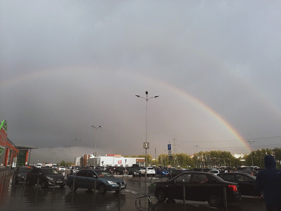 Подборка фото владимирцев: яркая радуга на ненастном небе