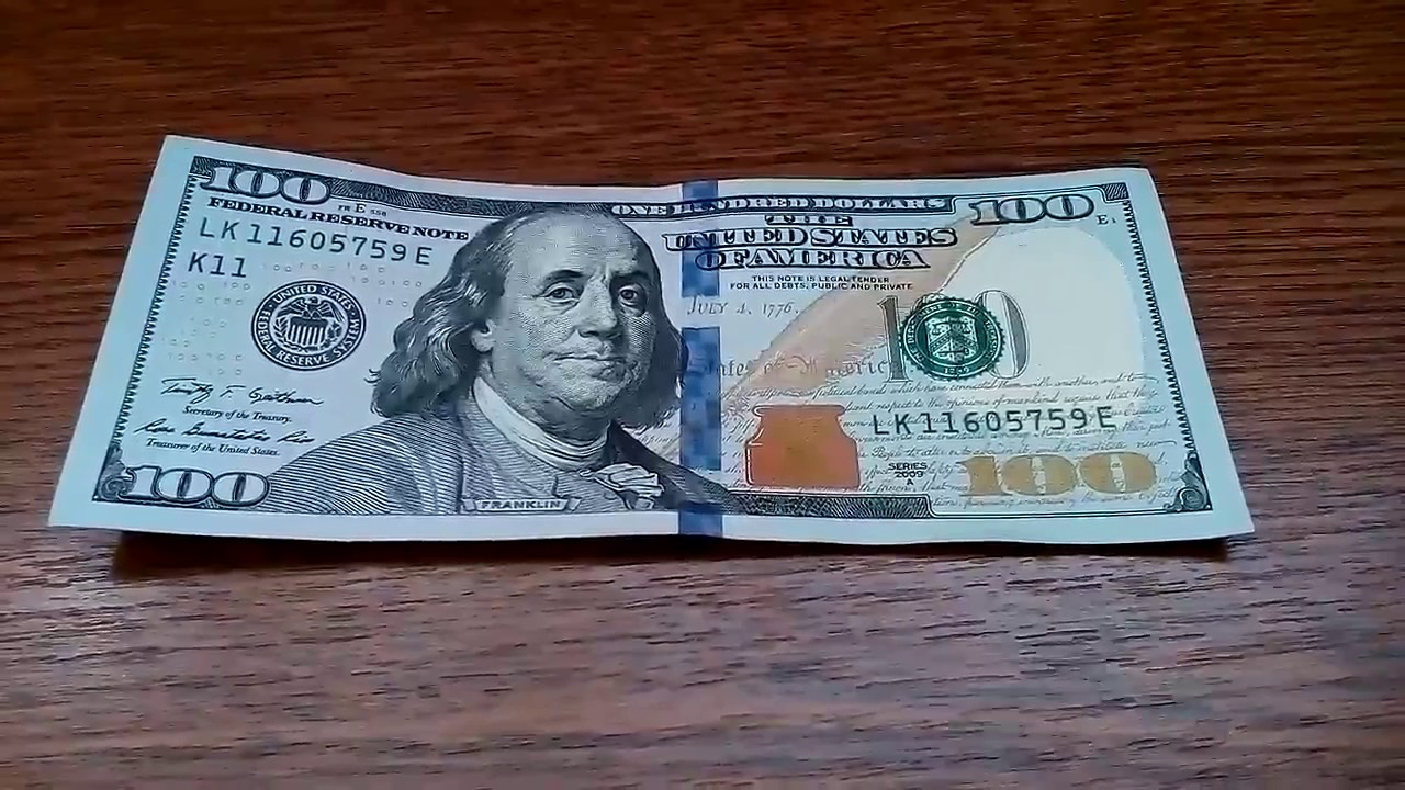 Новые 100 долларовые купюры. 100 Долларов купюра нового образца. Новая банкнота 100 долларов. Новая купюра СТО долларов.